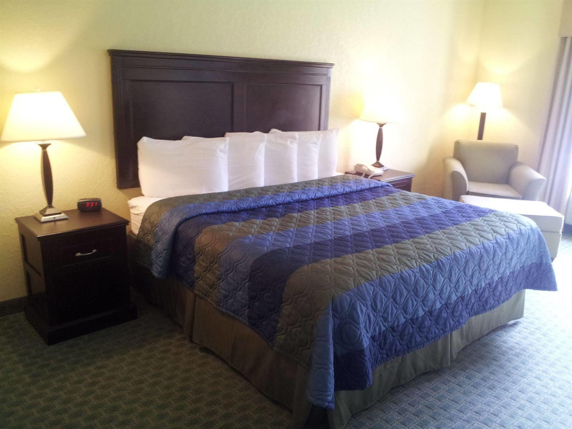 Ambassador Inn & Suites Tuscaloosa Ngoại thất bức ảnh